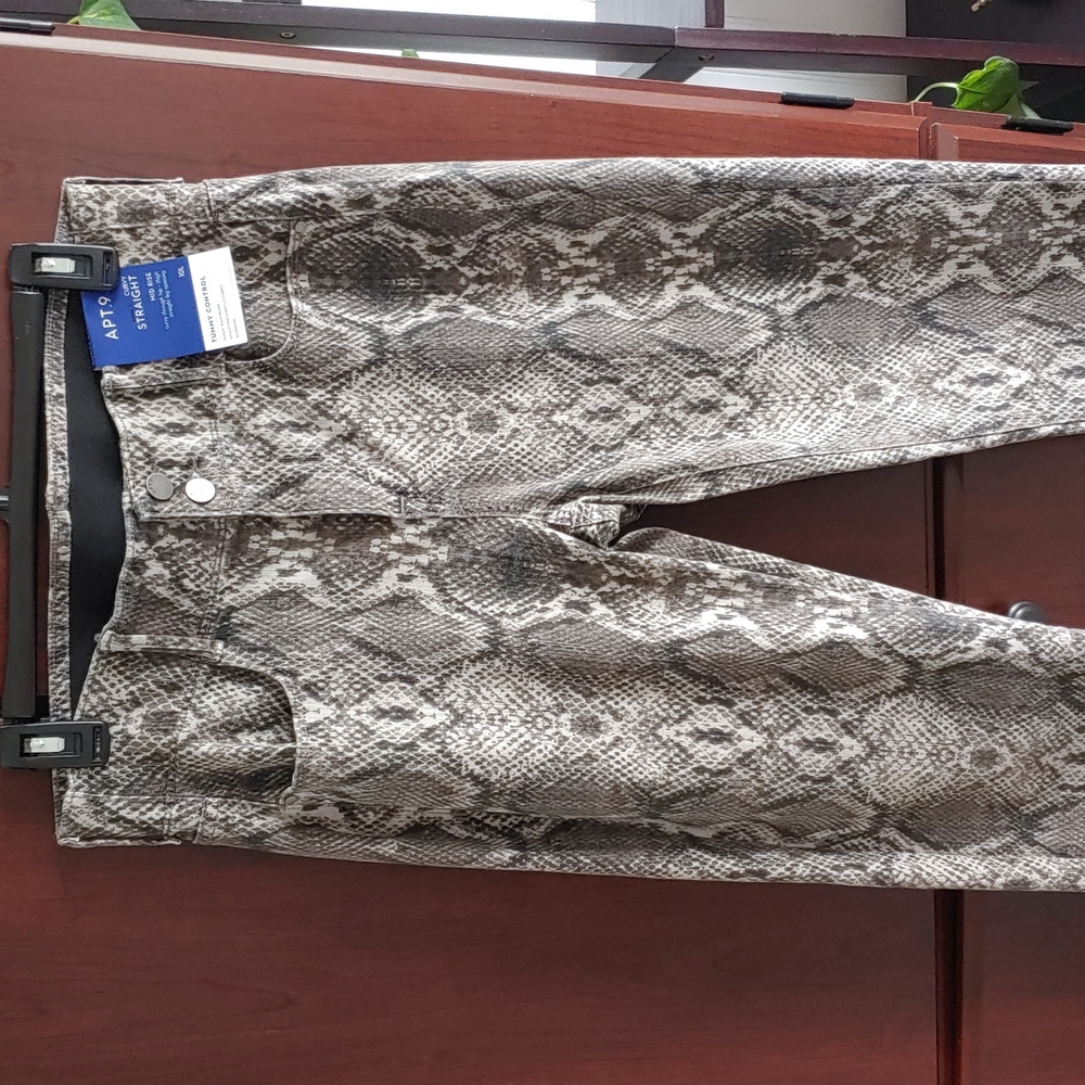 Reptile print slim stretch pants